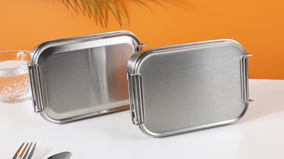 https://www.nicetystainless.com/wp-content/uploads/2022/08/Flat-Lunch-Box-with-Buckle-3.jpg